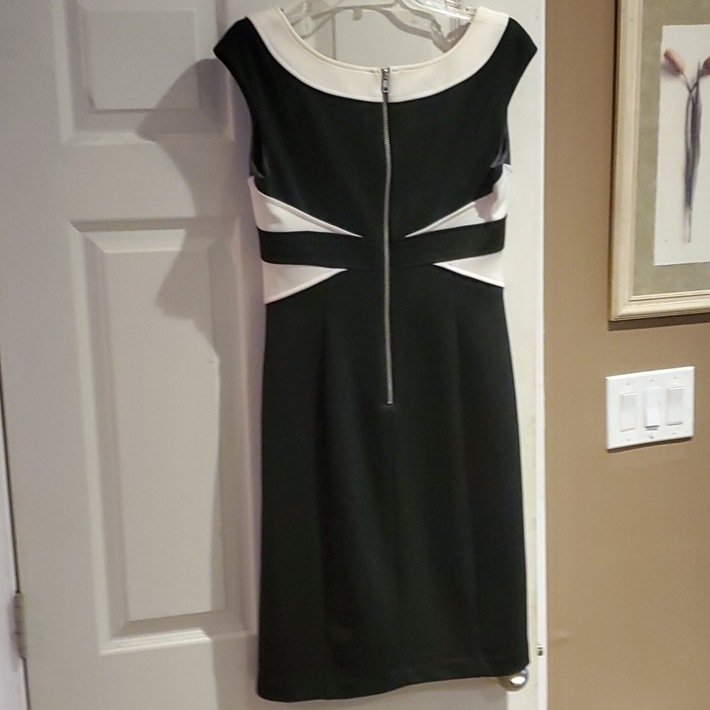 Dress - Picture 3 of 6